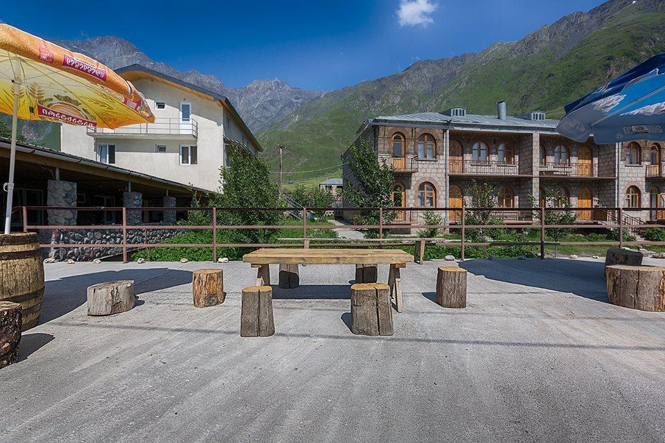 Hotel Nini Kazbegi Exterior foto
